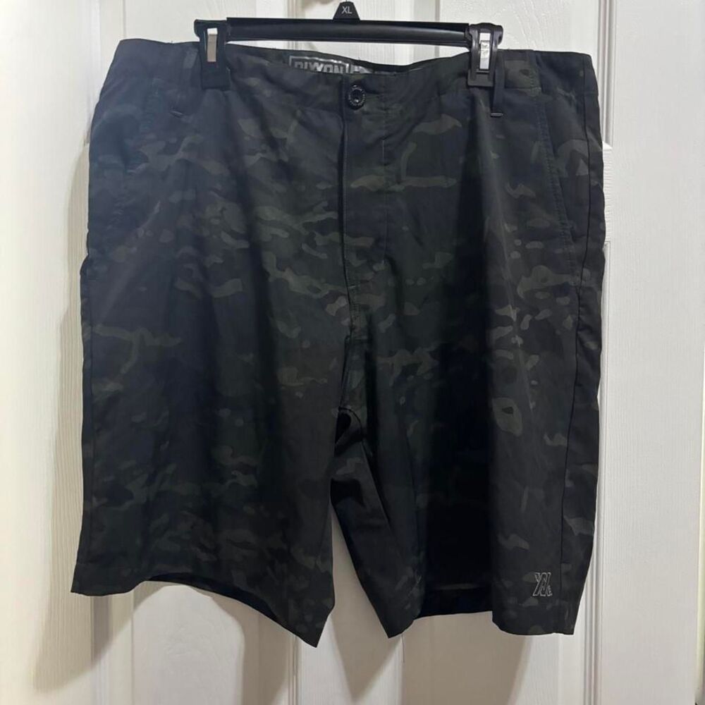 Dixxon-flannel-co Men's Green and Black Shorts